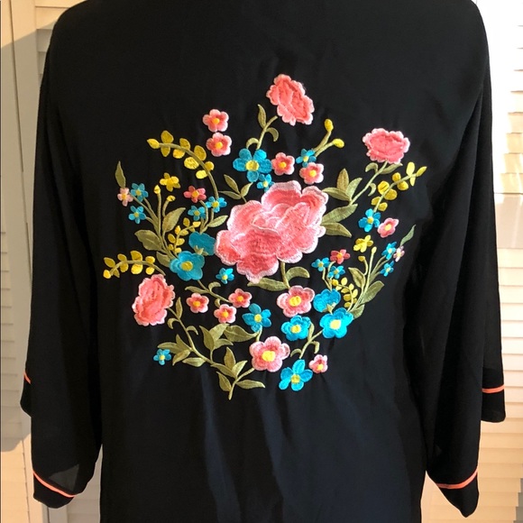 Embroidered Kimono - Picture 1 of 2